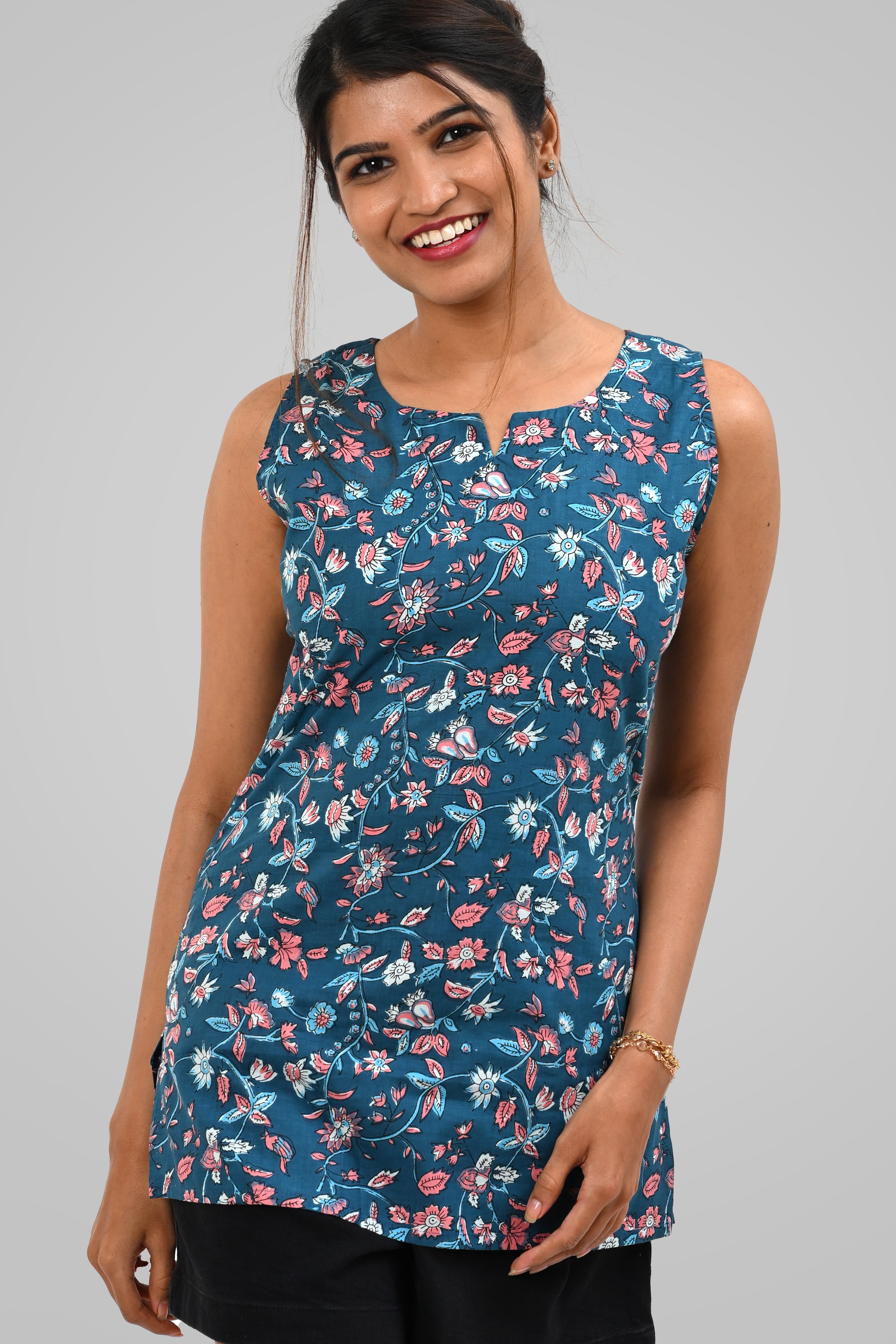 Blue Floral Cotton Printed Sleeveless Kurti