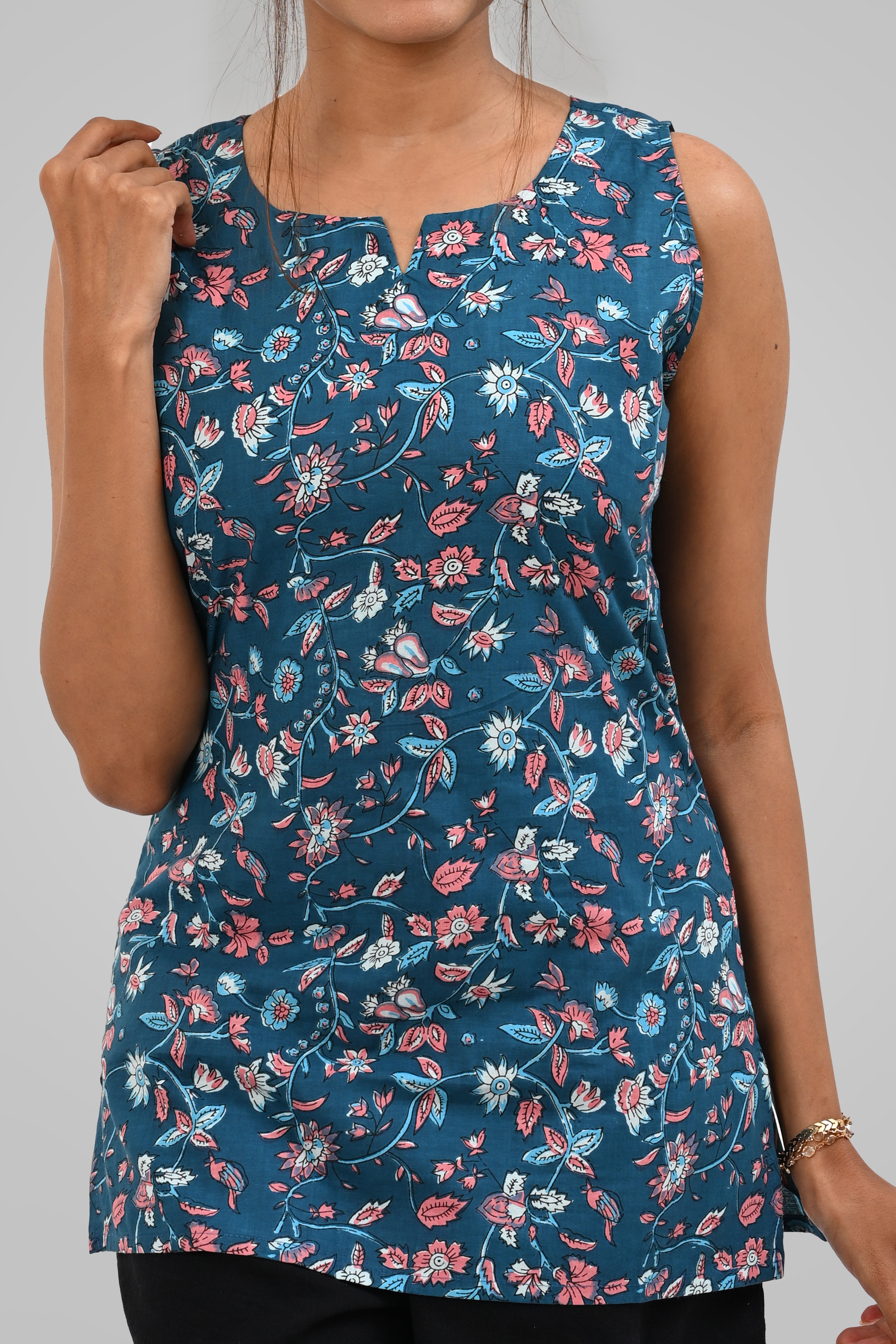 Blue Floral Cotton Printed Sleeveless Kurti