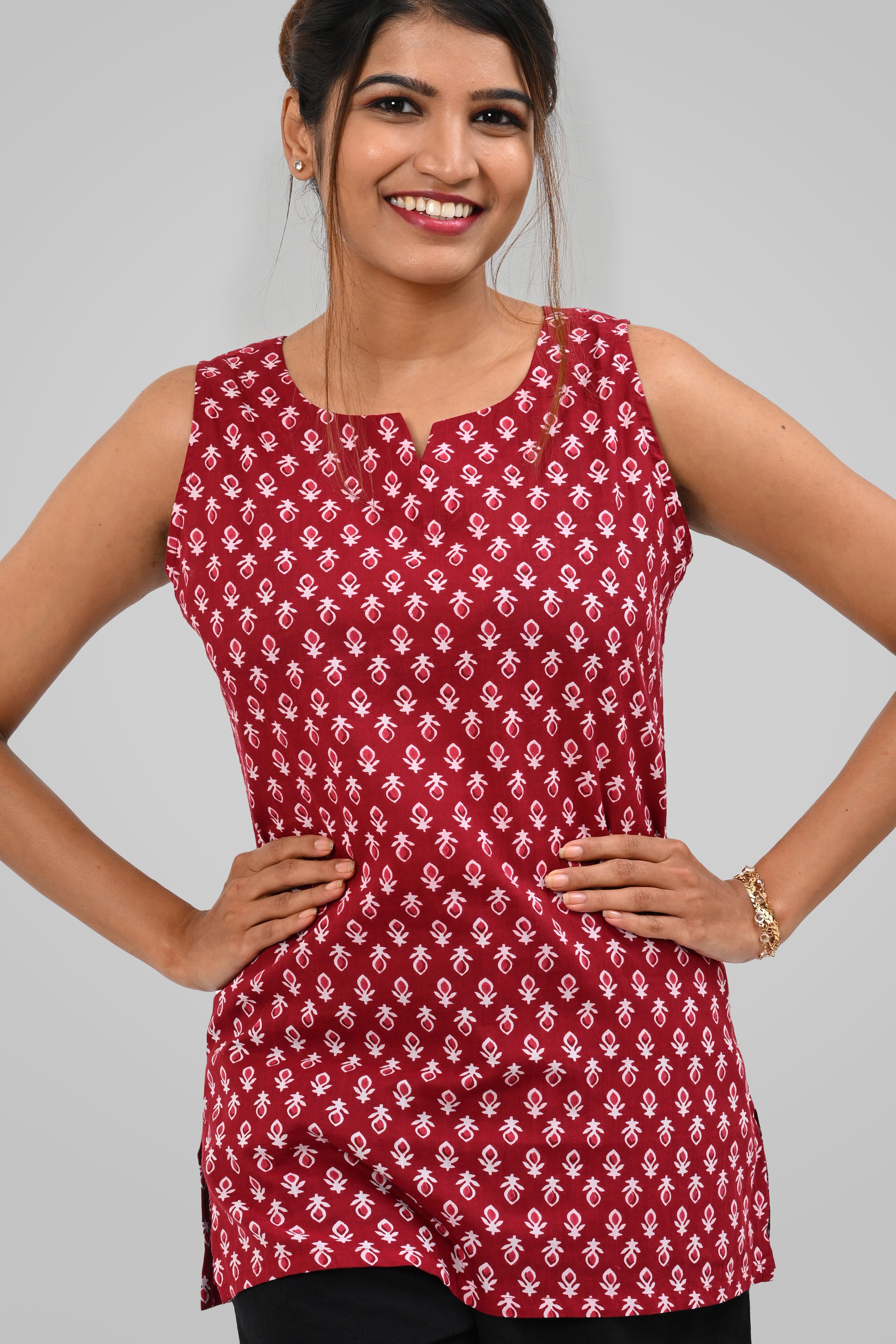 Maroon Cotton Printed Sleeveless Kurti