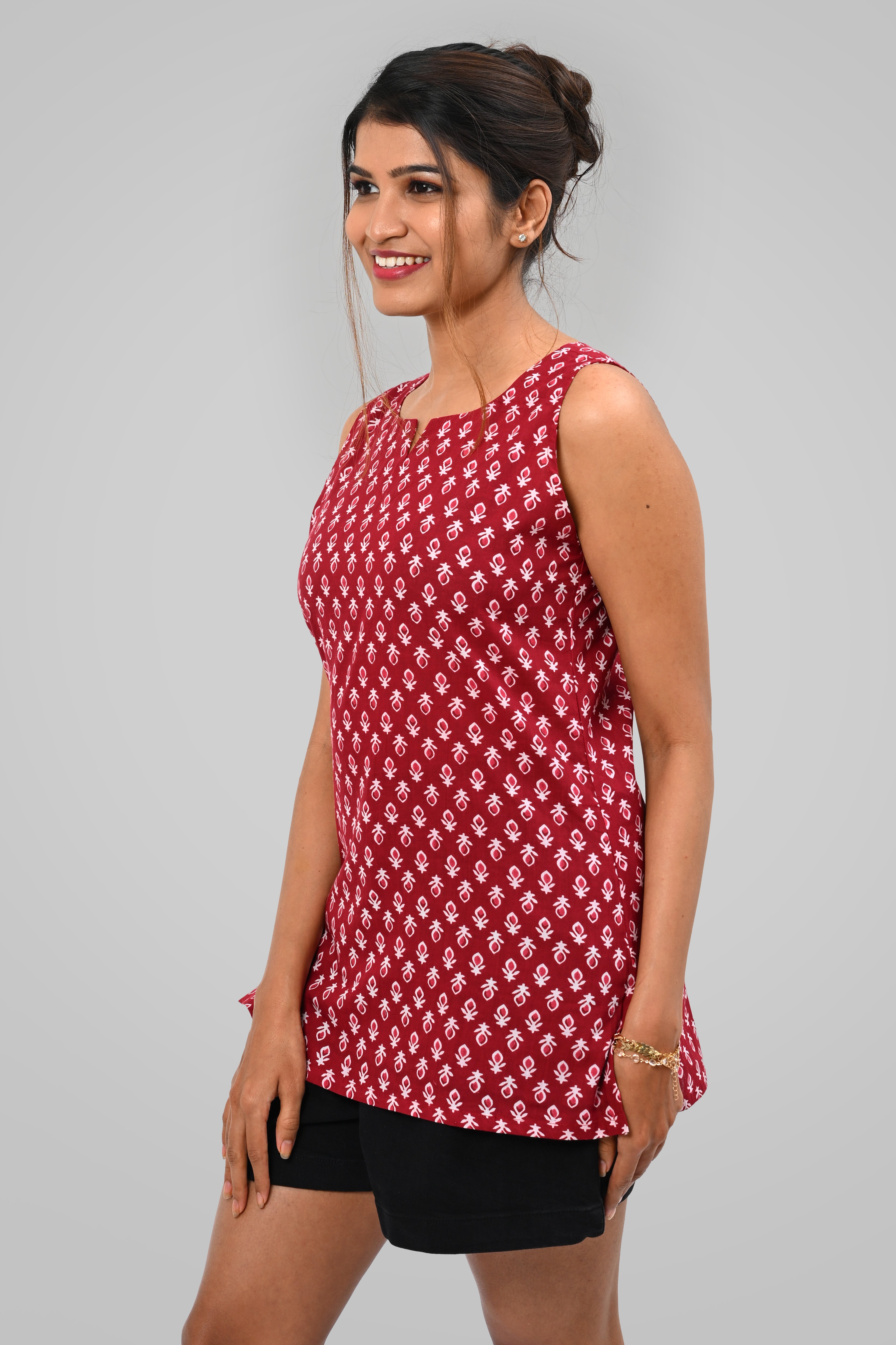Maroon Cotton Printed Sleeveless Kurti