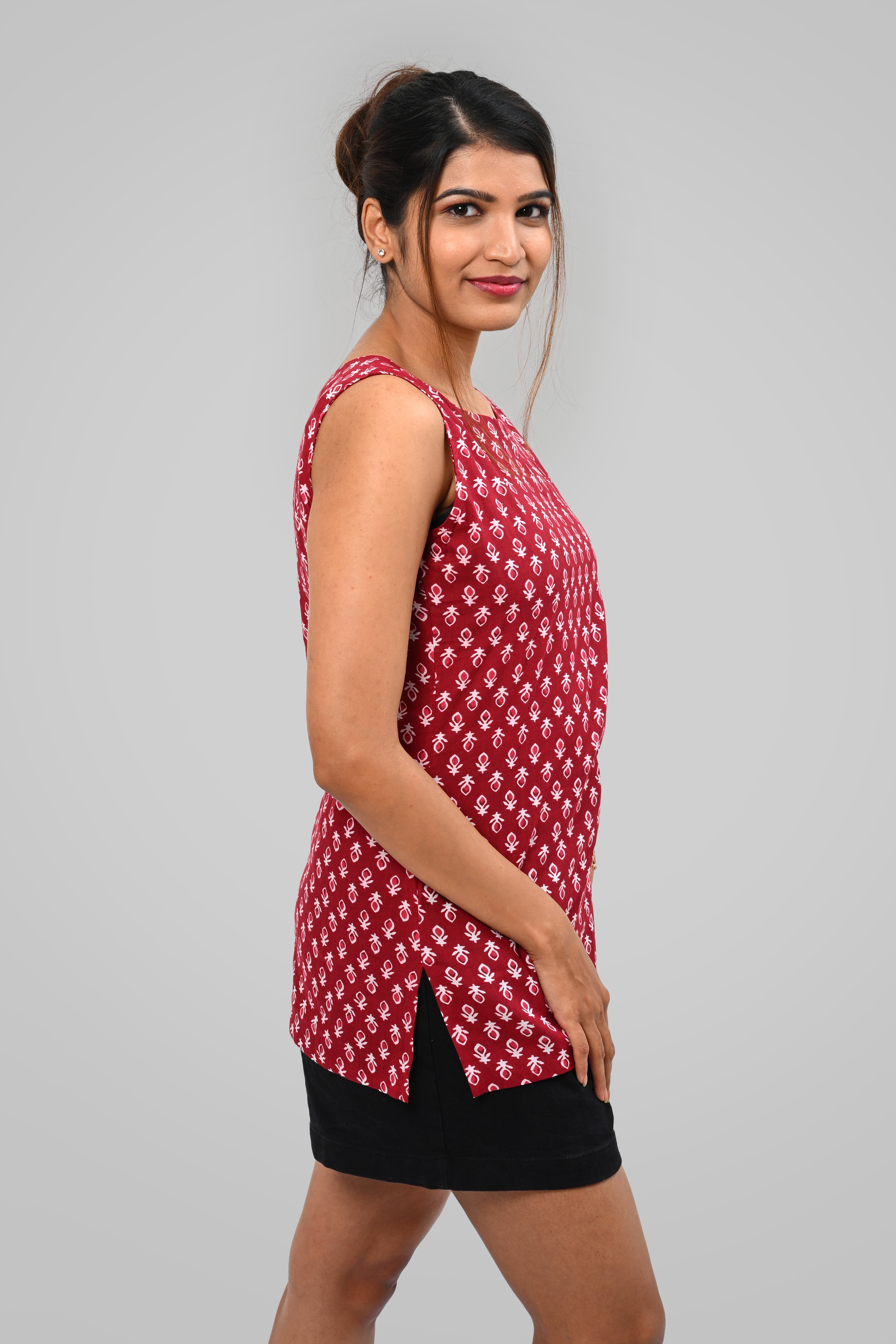 Maroon Cotton Printed Sleeveless Kurti