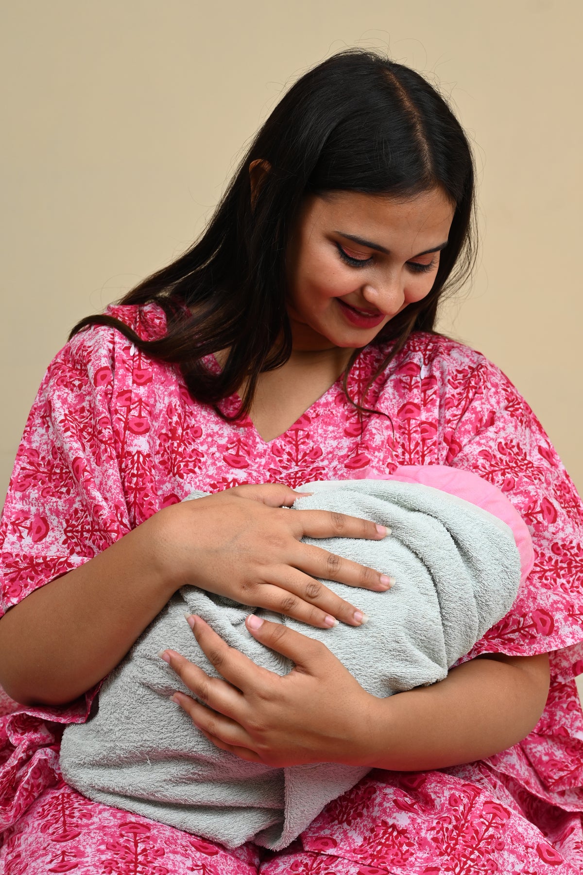 Maternity and Feeding Kaftan Set in Pink