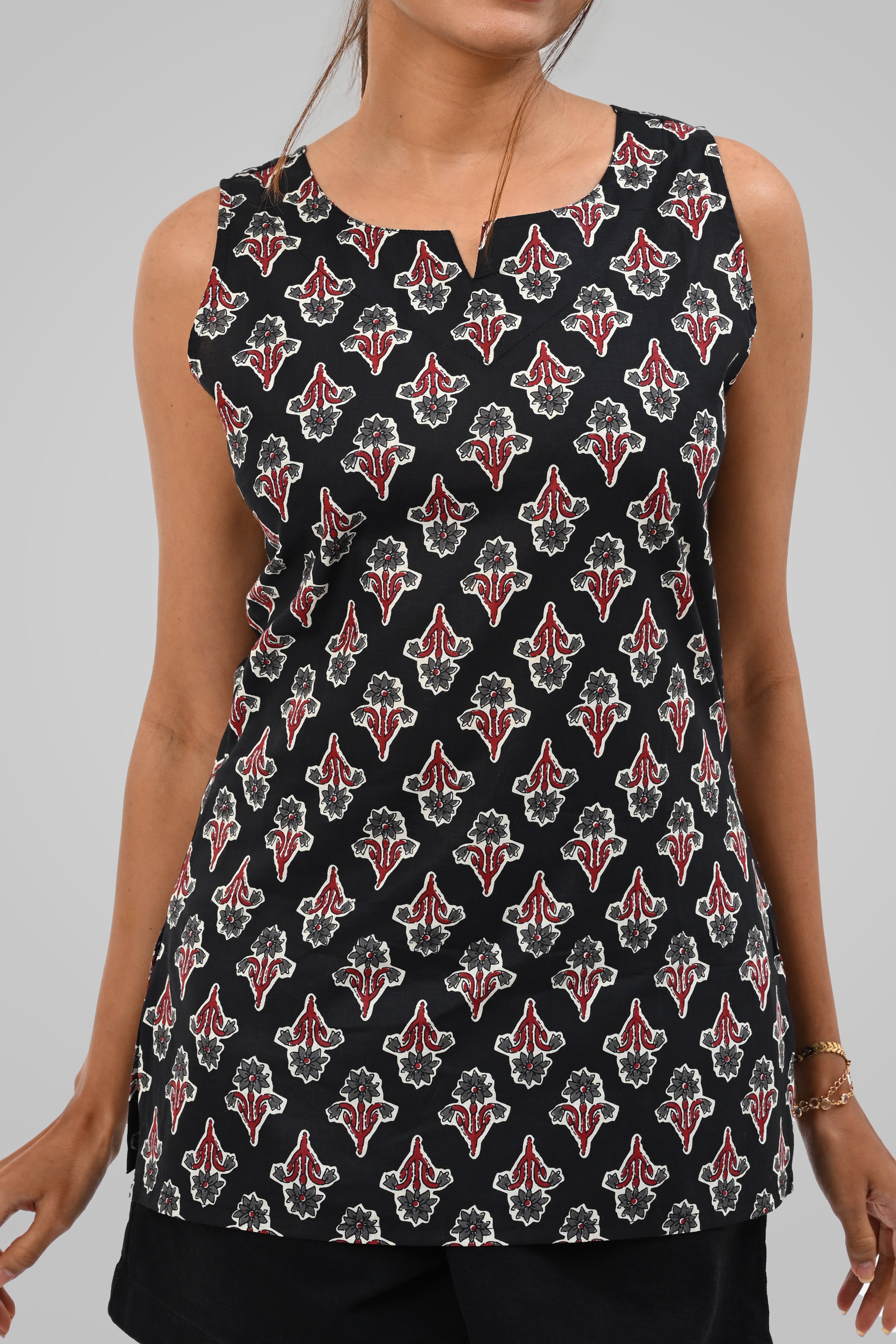 Black Cotton Printed Sleeveless Kurti