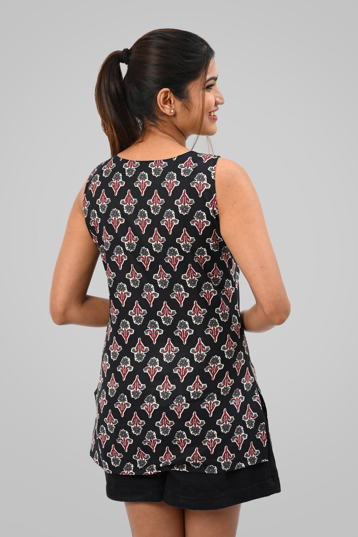Black Cotton Printed Sleeveless Kurti