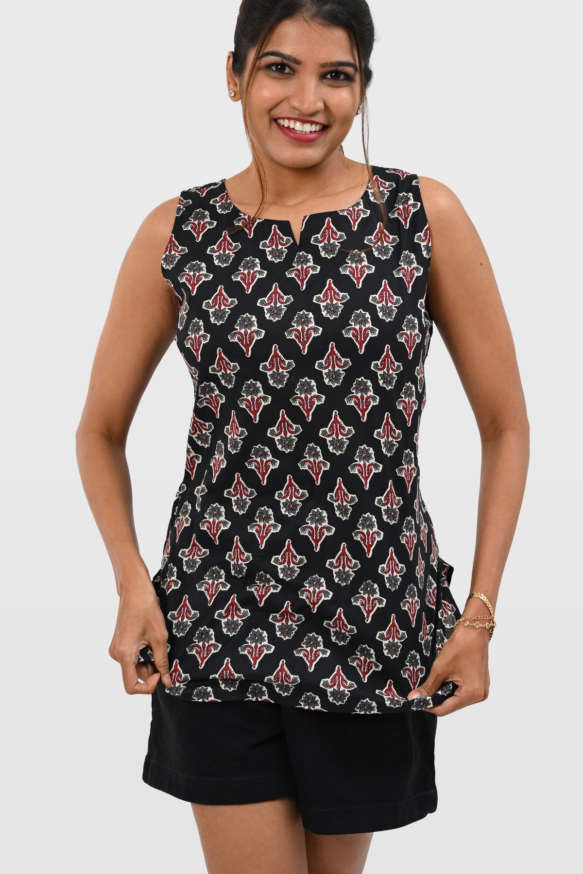 Black Cotton Printed Sleeveless Kurti