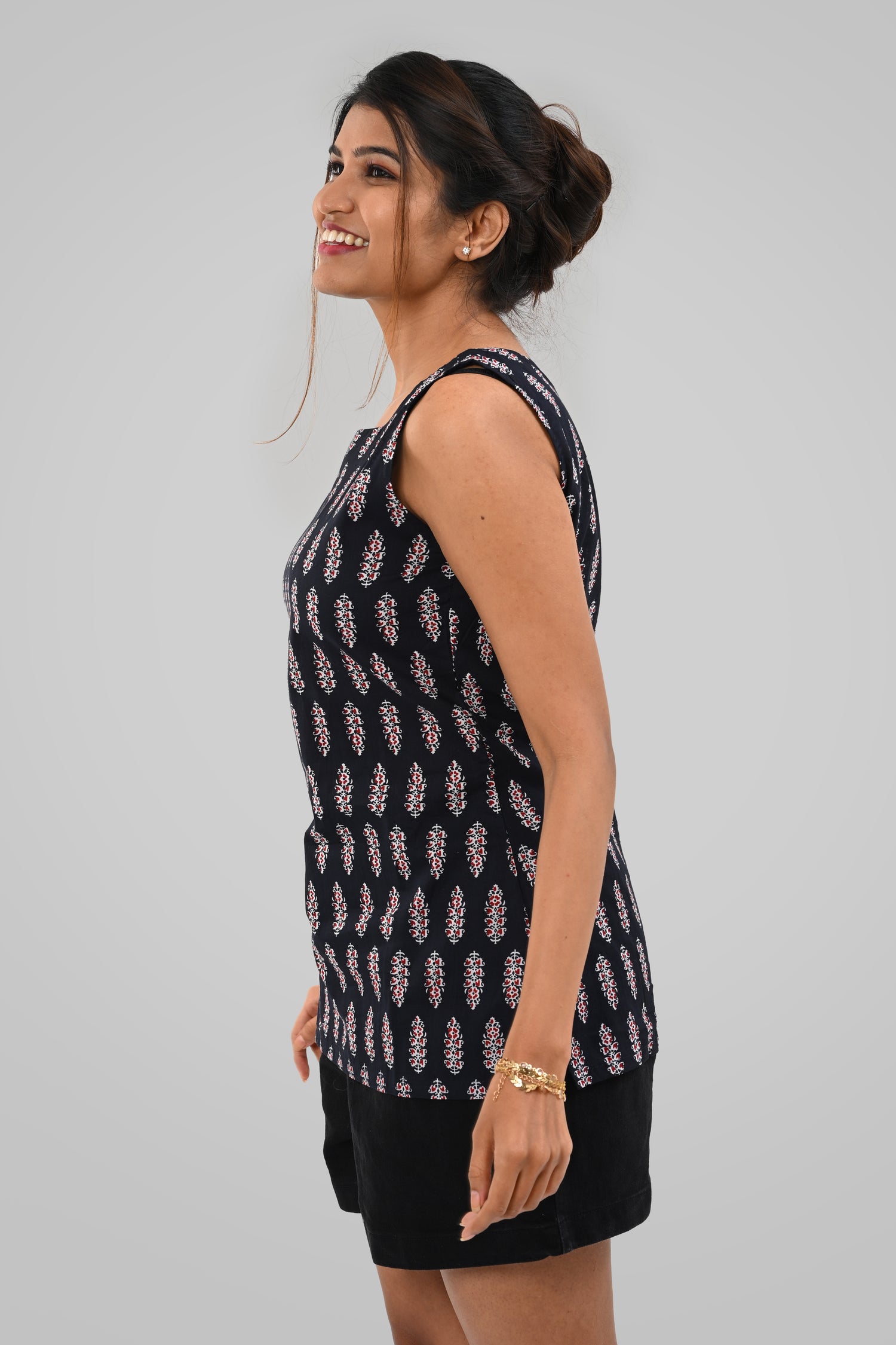 Black Cotton Printed Sleeveless Kurti
