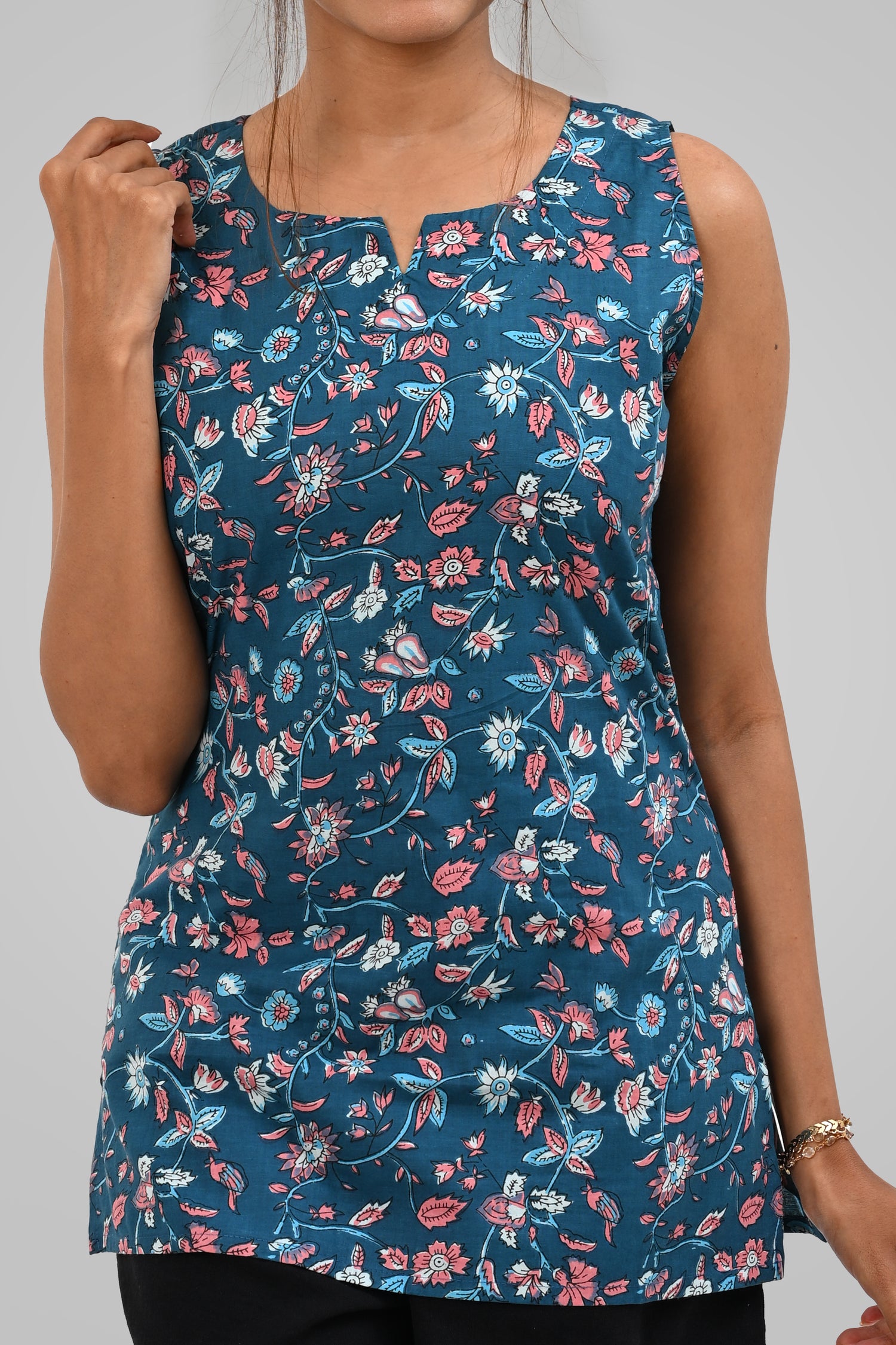 Blue Floral Cotton Printed Sleeveless Kurti