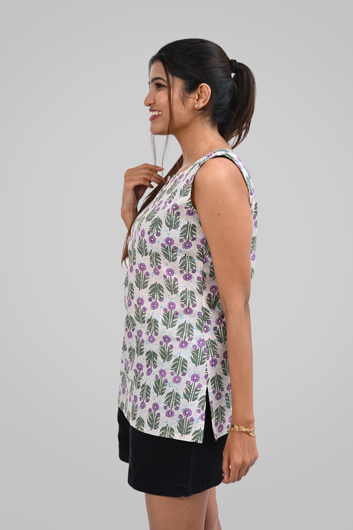 Cream Cotton Printed Sleeveless Kurti