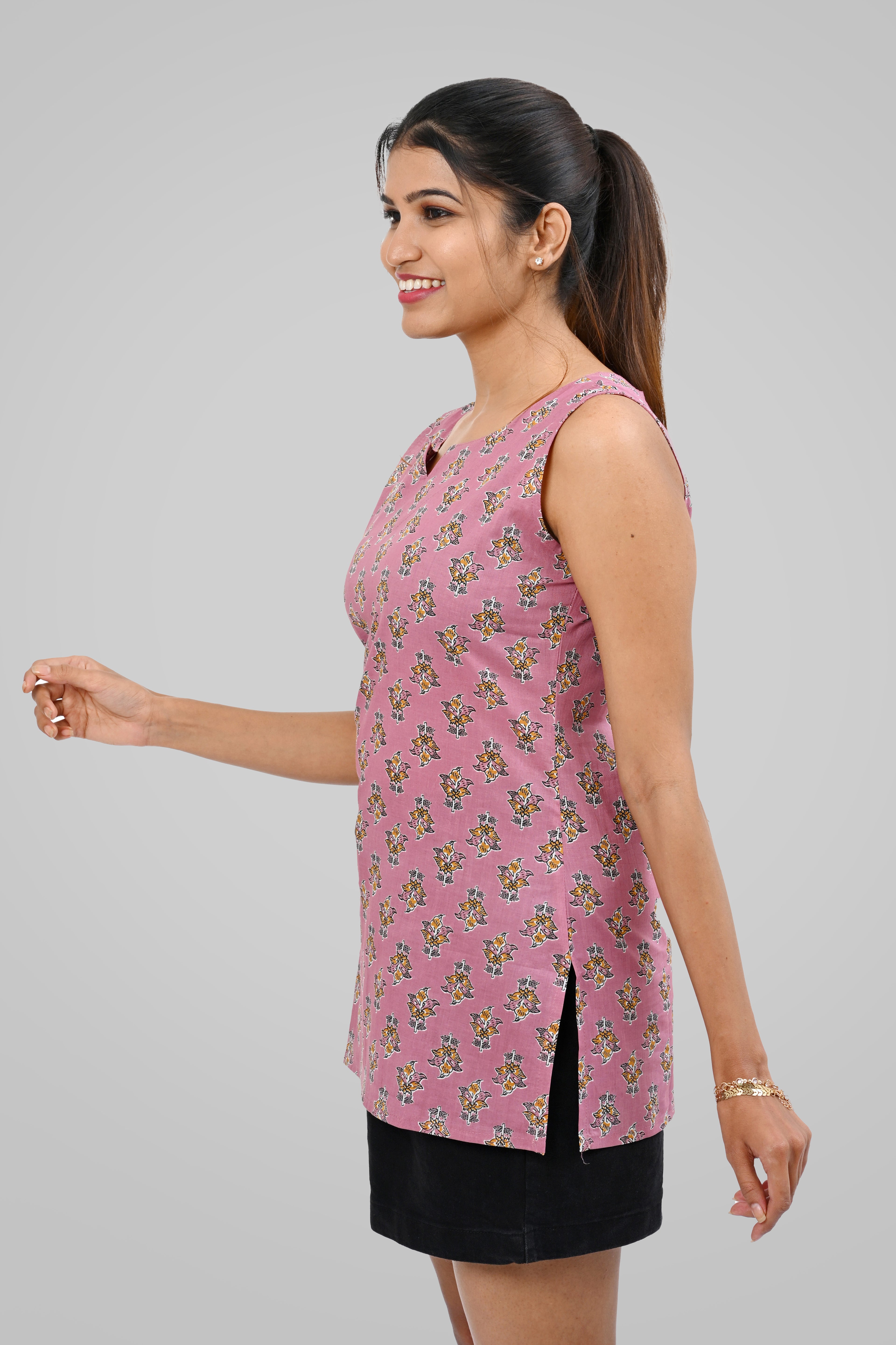 Dusty Lavender Cotton Printed Sleeveless Kurti