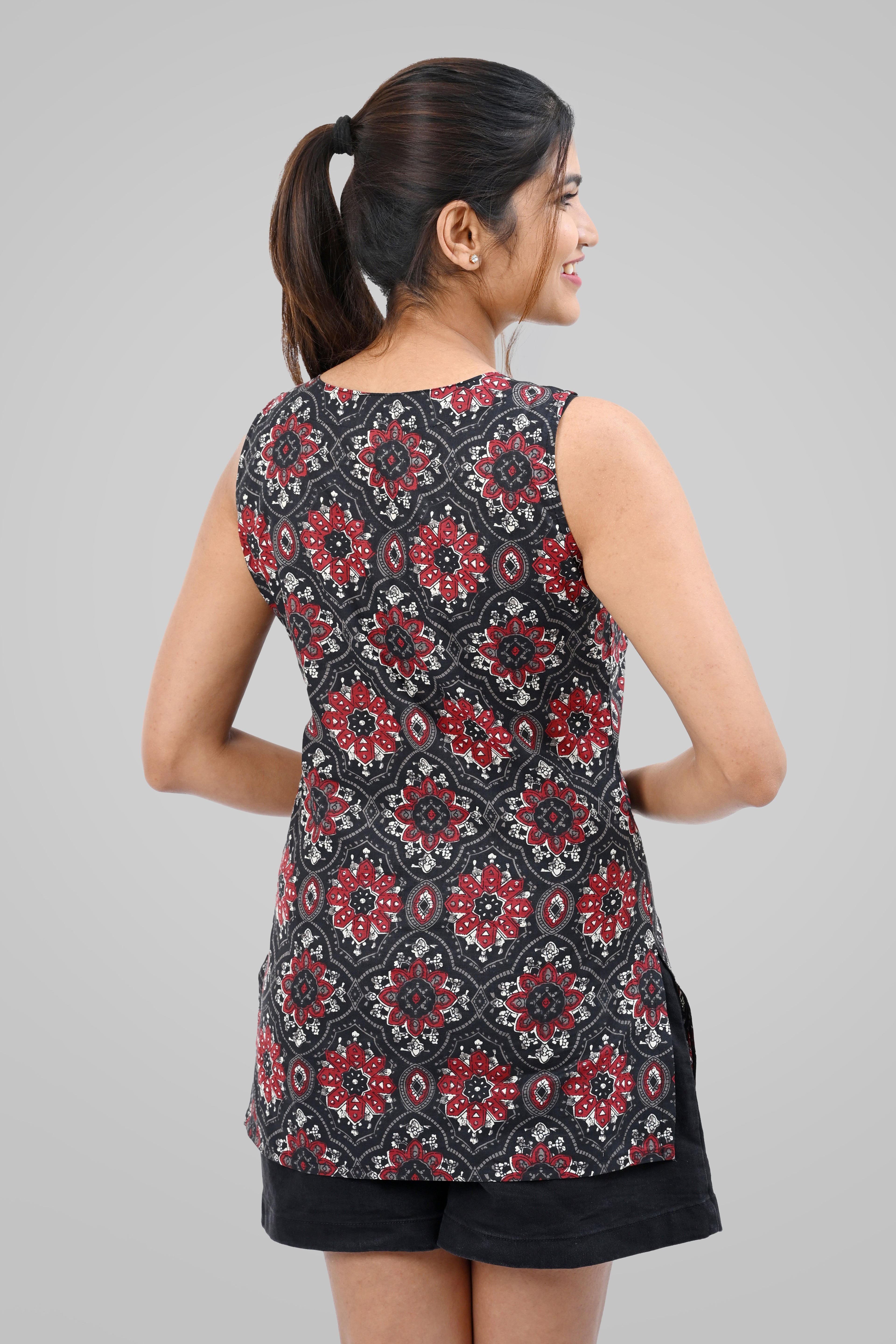 Dark Blue Black Cotton Printed Sleeveless Kurti