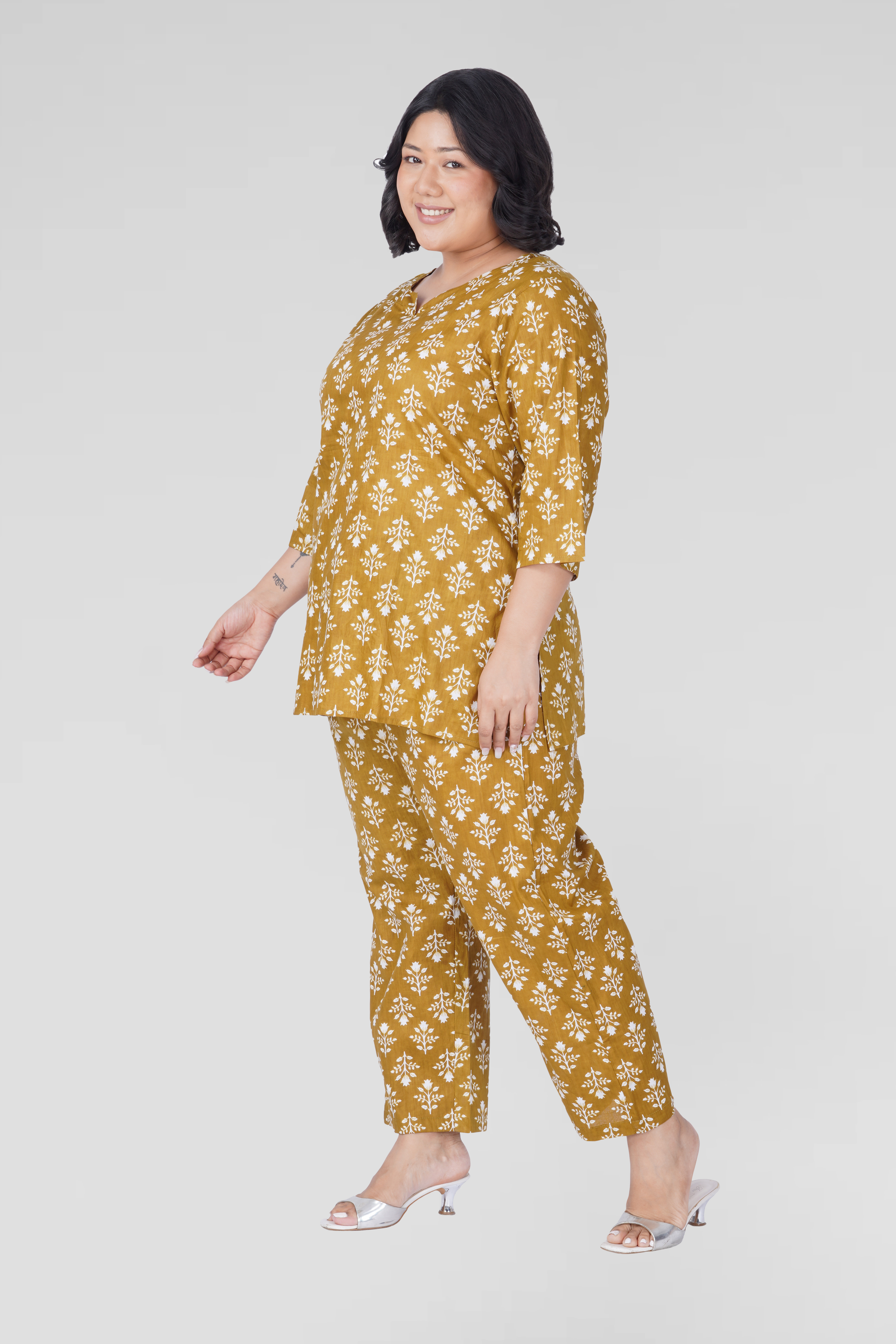 Mustard Plus Size Cotton Printed Pyjama Set