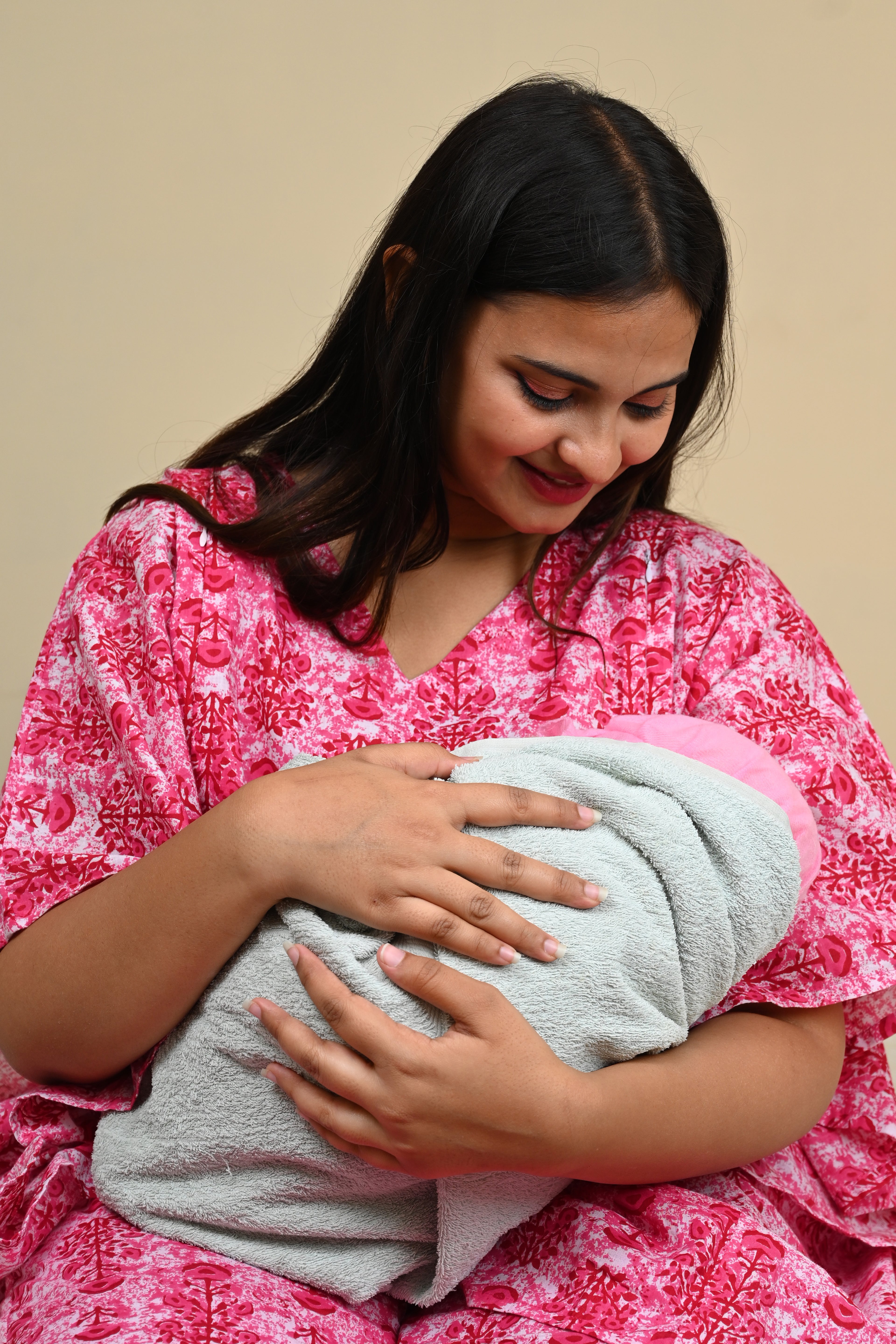 Maternity and Feeding Kaftan Set in Pink