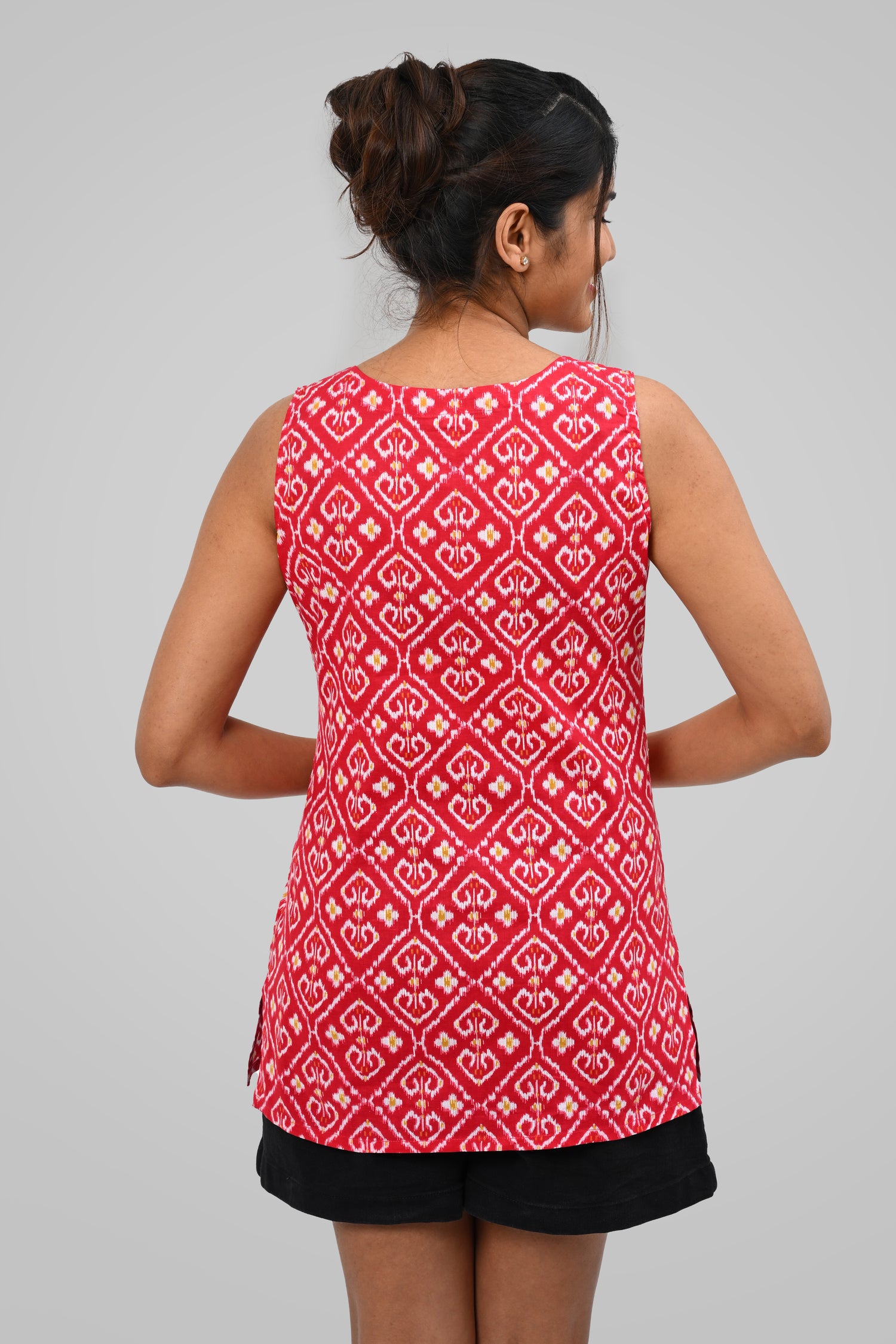 Red Ikat Cotton Printed Sleeveless Kurti