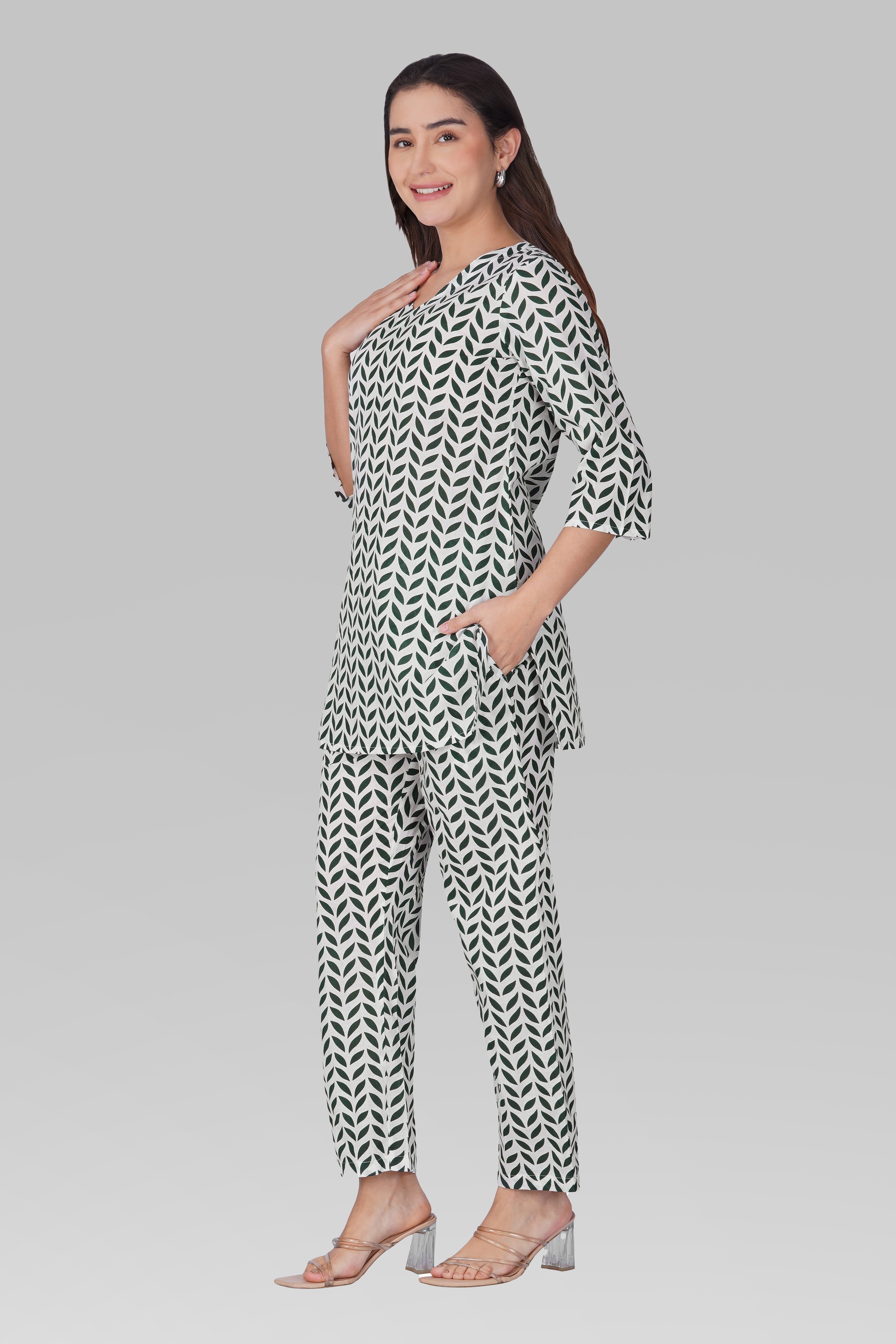 White V Neck Cotton Printed Pyjama Set