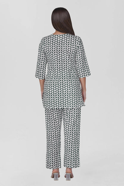White V Neck Cotton Printed Pyjama Set