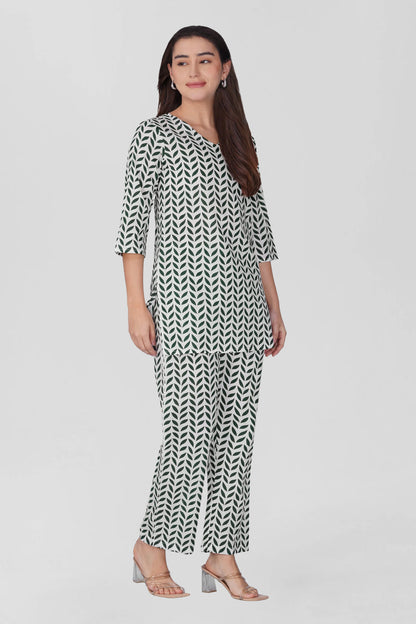 White V Neck Cotton Printed Pyjama Set