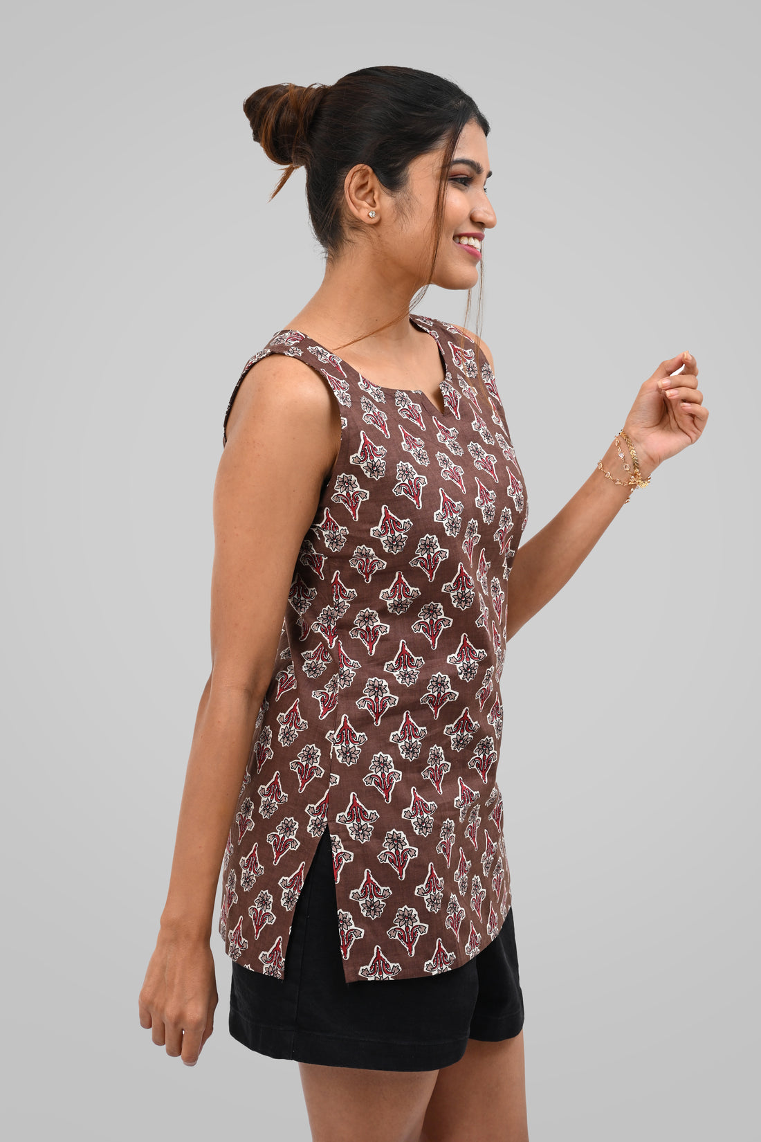 Woody Brown Cotton Printed Sleeveless Kurti